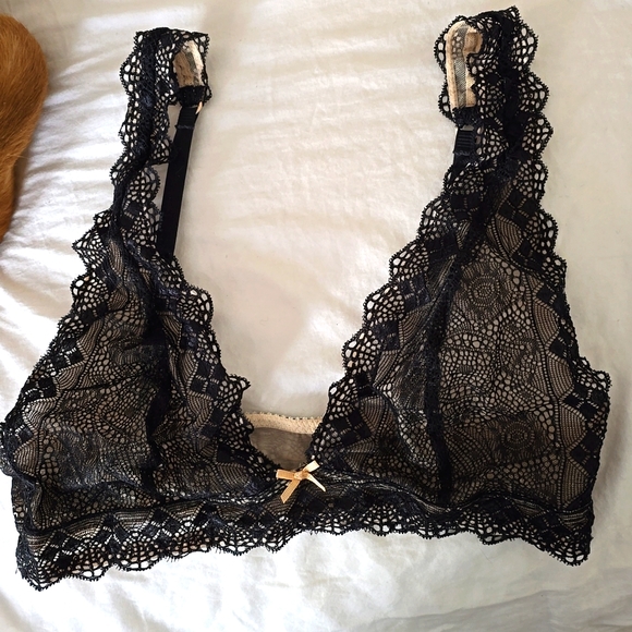 Beautiful delicate bralette - Picture 3 of 8